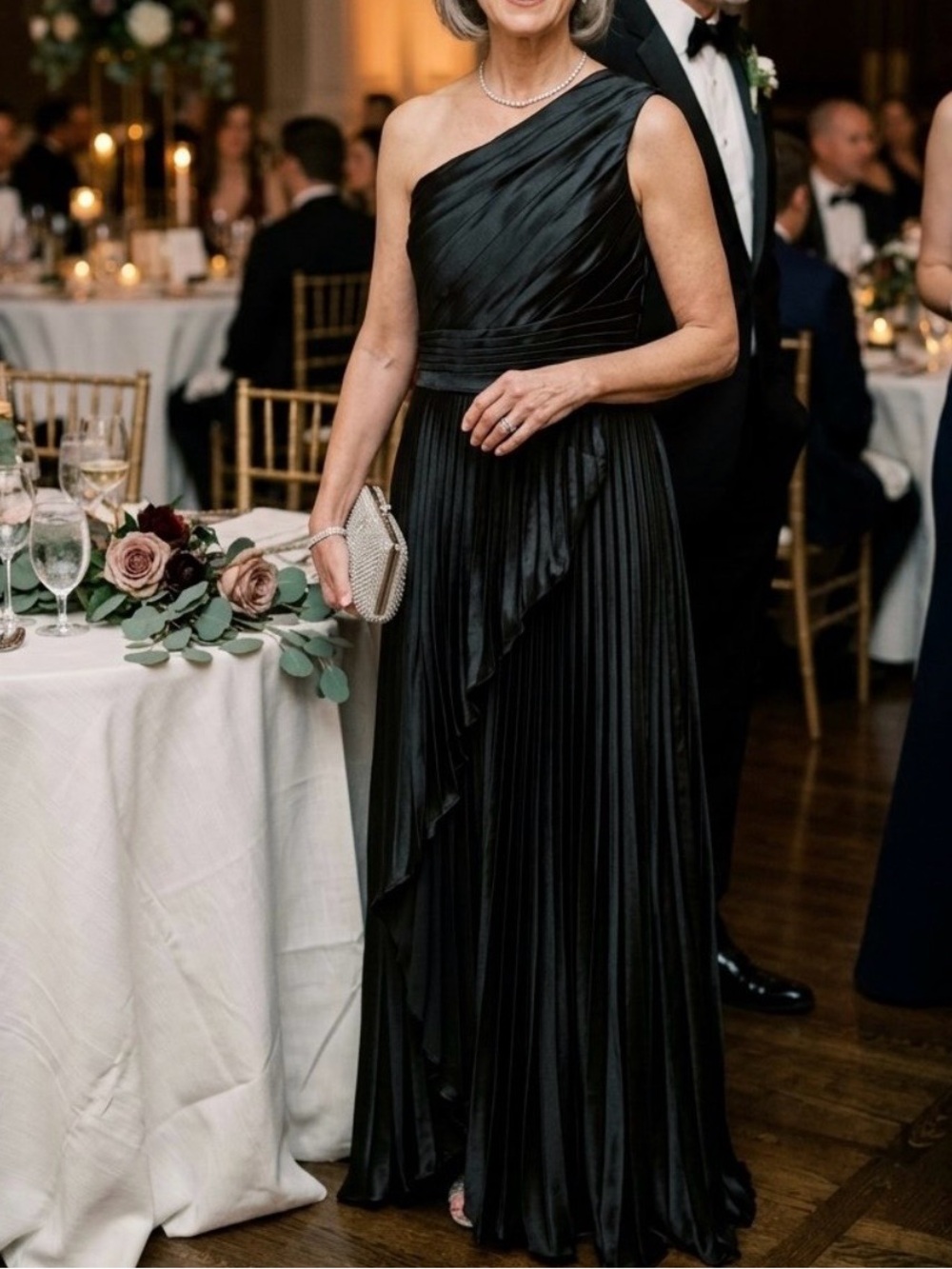 Elegant One-Shoulder Black Evening Gown